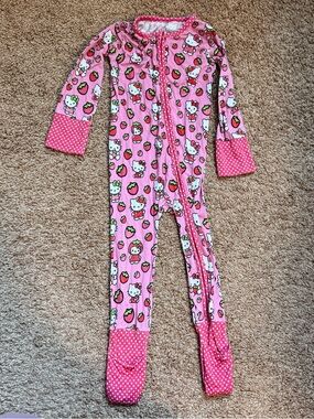 Hello Kitty Little Snuggles Bamboo Zippy Sleeper